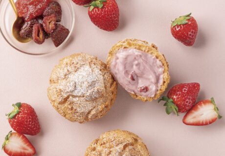 ヨックモックの手作りクッキーシュー いちご